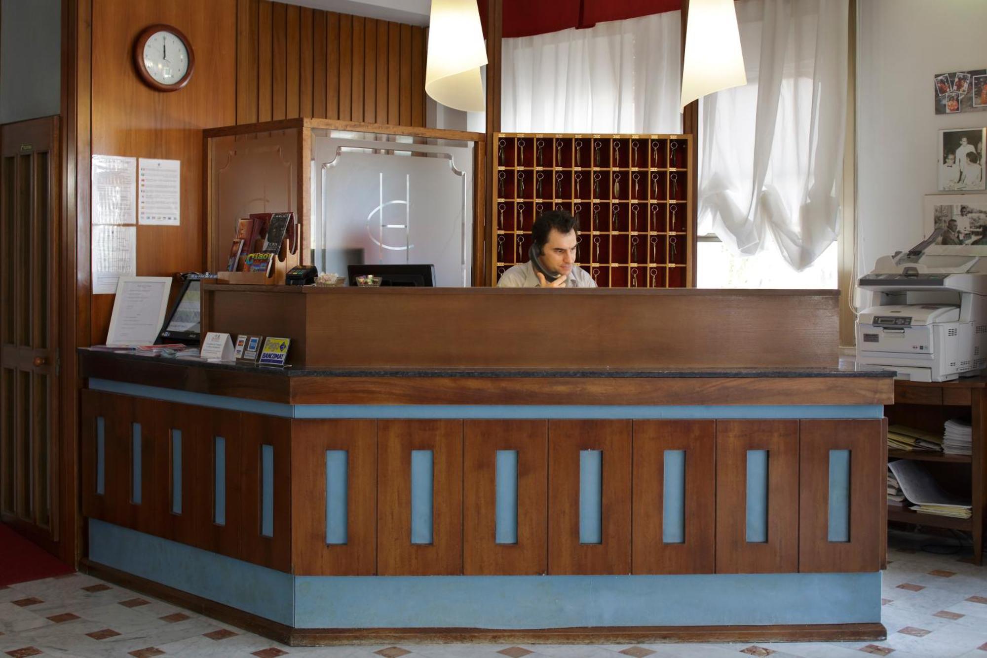 Hotel Continental ファーノ エクステリア 写真