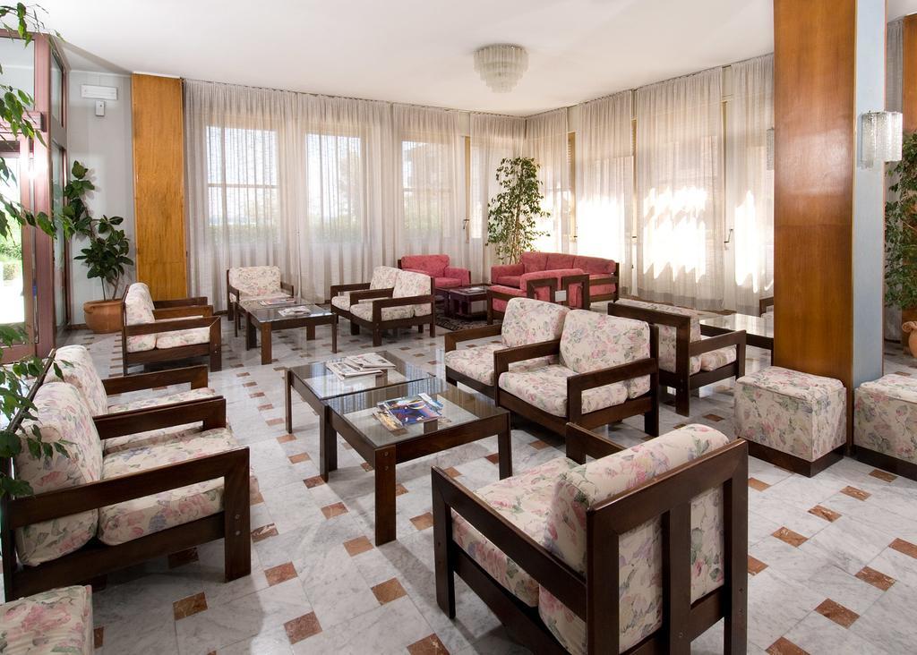 Hotel Continental ファーノ エクステリア 写真