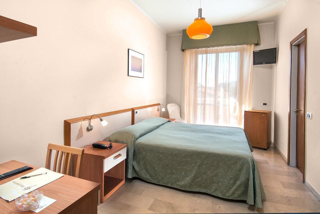 Hotel Continental ファーノ エクステリア 写真